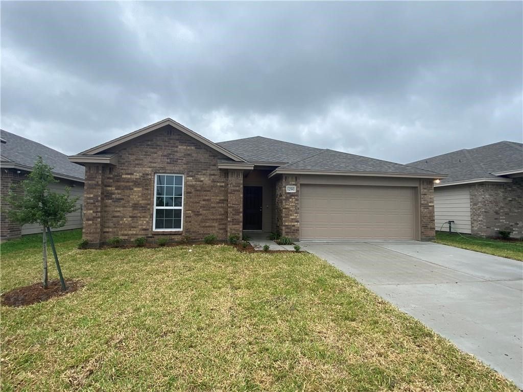1290 Thames Chase Dr, Corpus Christi, TX 78415