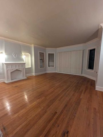 7842 S Bennett Avenue 1, Chicago, IL 60649