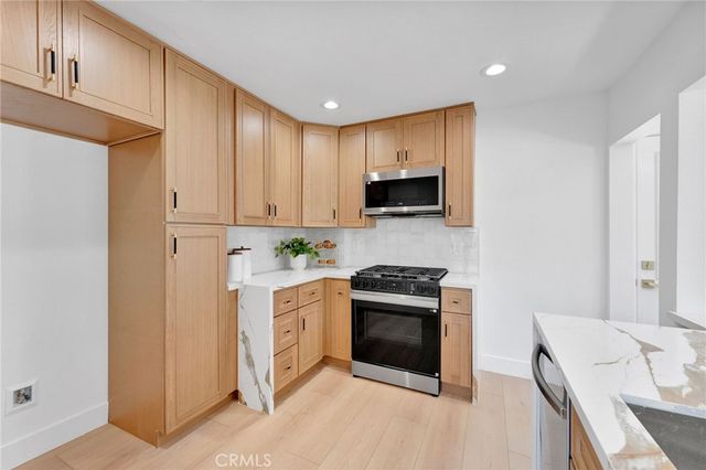 1325 Talmadge, Los Angeles, CA 90027