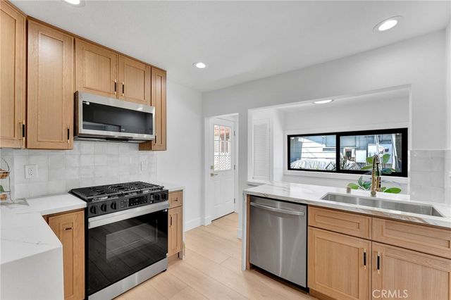 1325 Talmadge, Los Angeles, CA 90027
