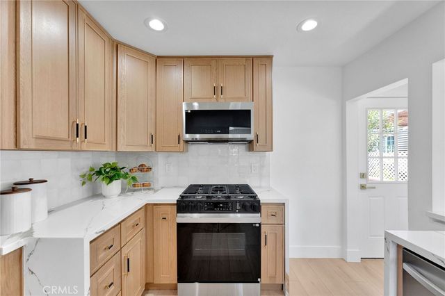 1325 Talmadge, Los Angeles, CA 90027