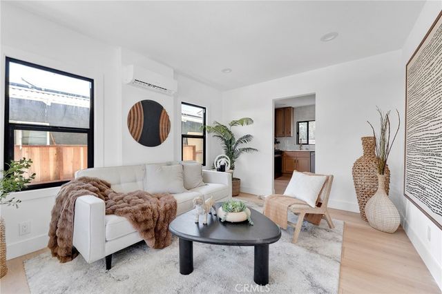1325 Talmadge, Los Angeles, CA 90027
