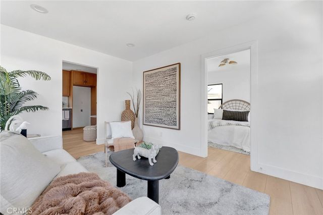 1325 Talmadge, Los Angeles, CA 90027