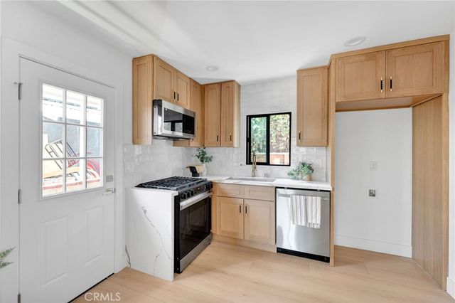 1325 Talmadge, Los Angeles, CA 90027