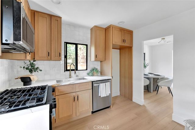 1325 Talmadge, Los Angeles, CA 90027