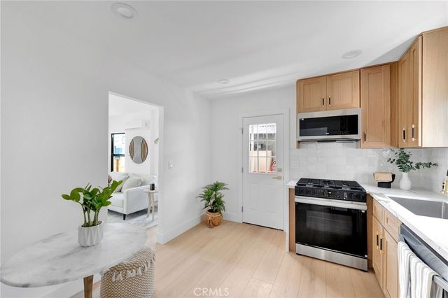 1325 Talmadge, Los Angeles, CA 90027