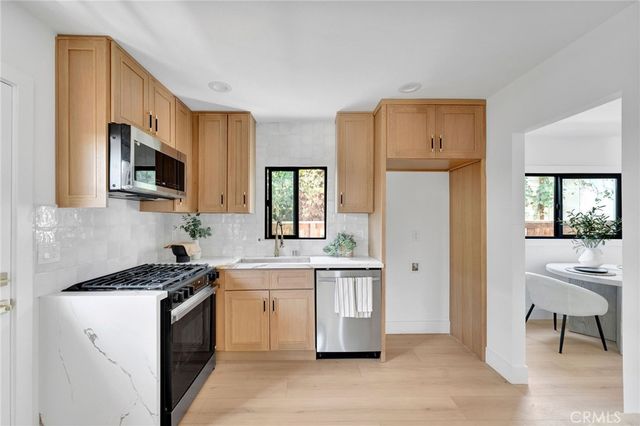 1325 Talmadge, Los Angeles, CA 90027