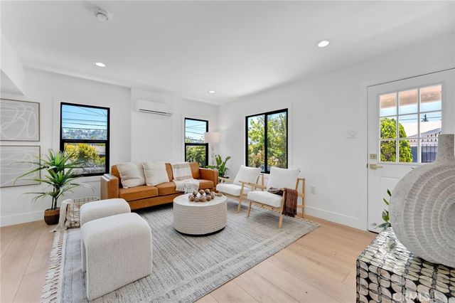 1325 Talmadge, Los Angeles, CA 90027