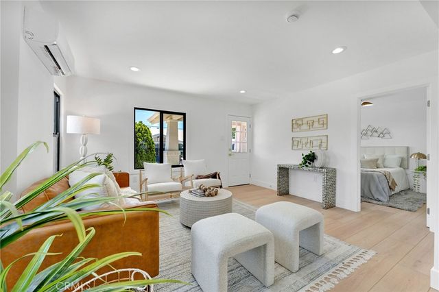 1325 Talmadge, Los Angeles, CA 90027