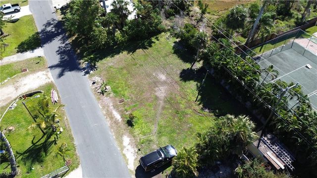 12135 Hibiscus DR, Fort Myers, FL 33908