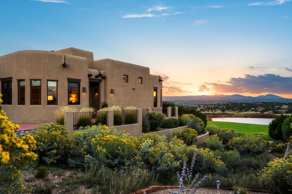 32 Camino de Colores, Santa Fe, NM 87506