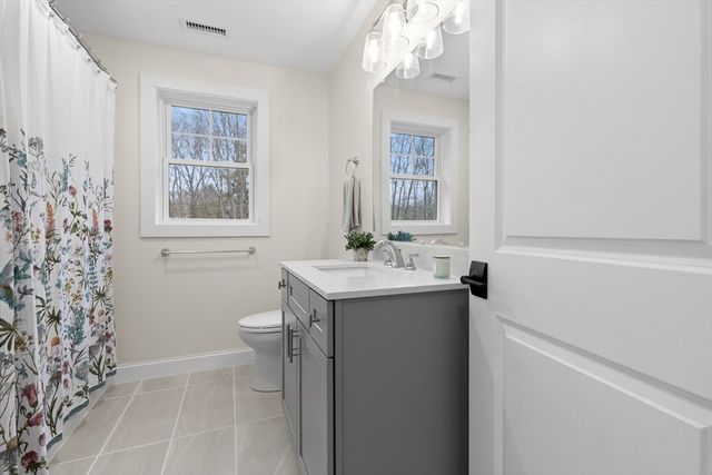 33 Downfall Rd, Newbury, MA 01922