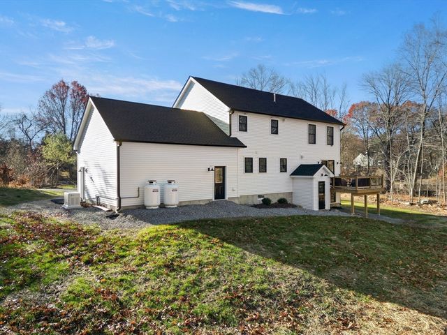 33 Downfall Rd, Newbury, MA 01922