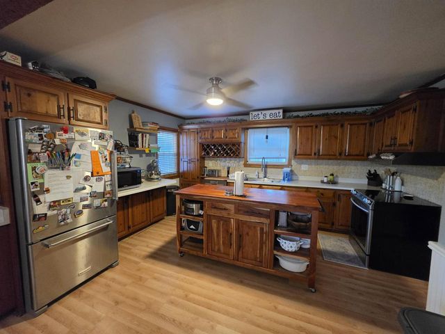 729 W OAK STREET, West Bend, WI 53095