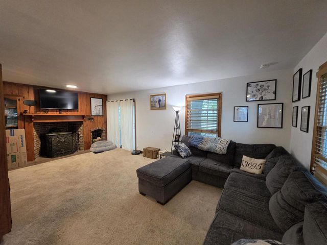 729 W OAK STREET, West Bend, WI 53095
