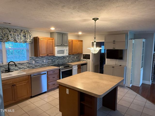 6923 North Tennessee 66, Rogersville, TN 37857