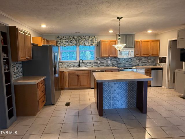 6923 North Tennessee 66, Rogersville, TN 37857