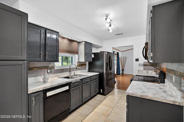 6037 HILLMAN Drive, Jacksonville, FL 32244