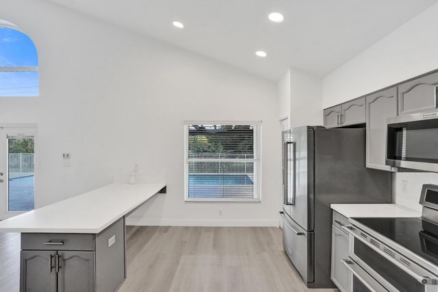 10729 EDINBURGH Street, Cooper City, FL 33026