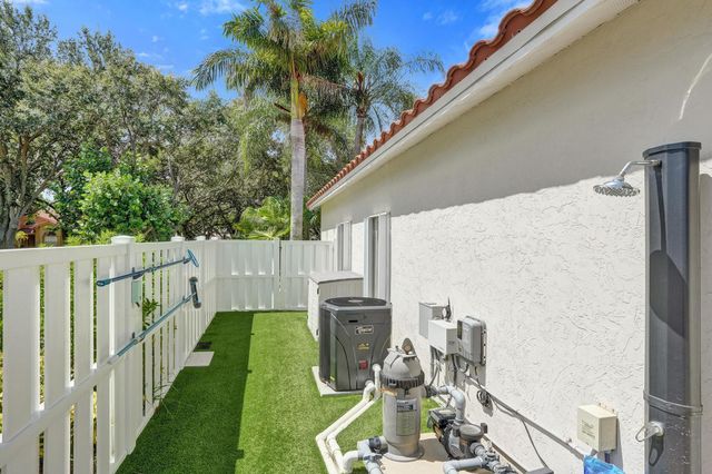 10729 EDINBURGH Street, Cooper City, FL 33026