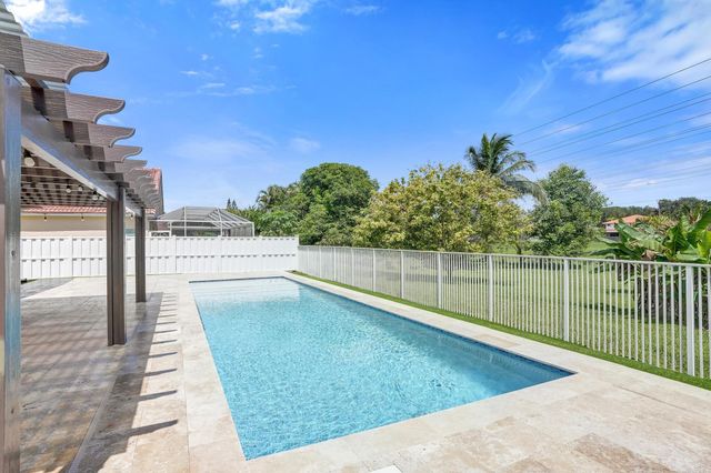 10729 EDINBURGH Street, Cooper City, FL 33026