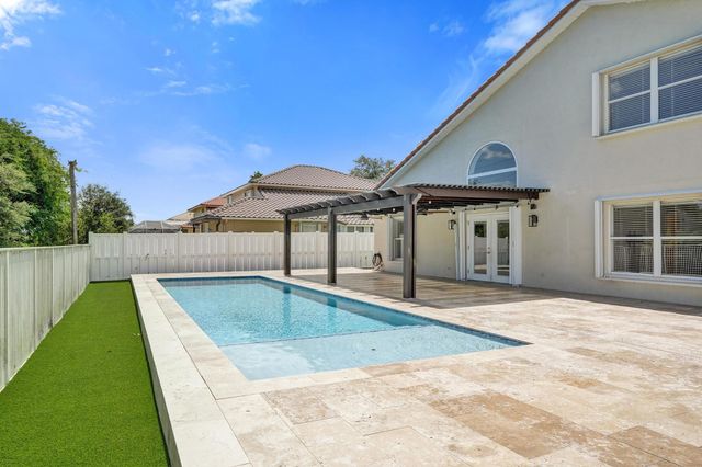 10729 EDINBURGH Street, Cooper City, FL 33026