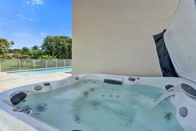 10729 EDINBURGH Street, Cooper City, FL 33026