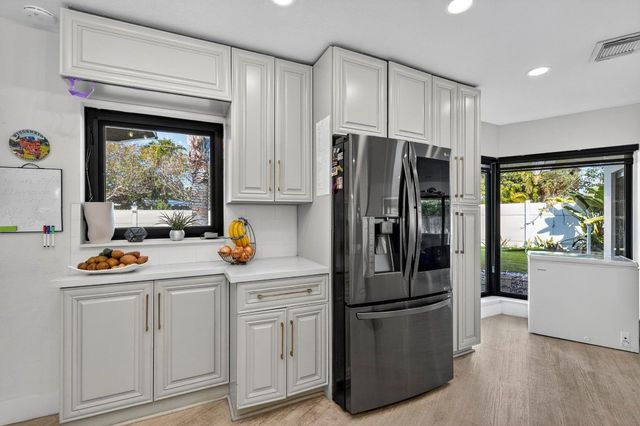 2601 NE 8th Court, Pompano Beach, FL 33062