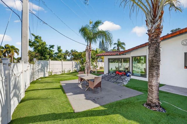 2601 NE 8th Court, Pompano Beach, FL 33062