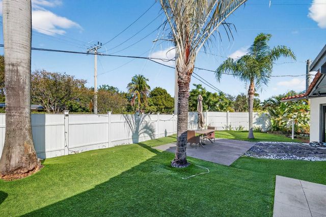 2601 NE 8th Court, Pompano Beach, FL 33062