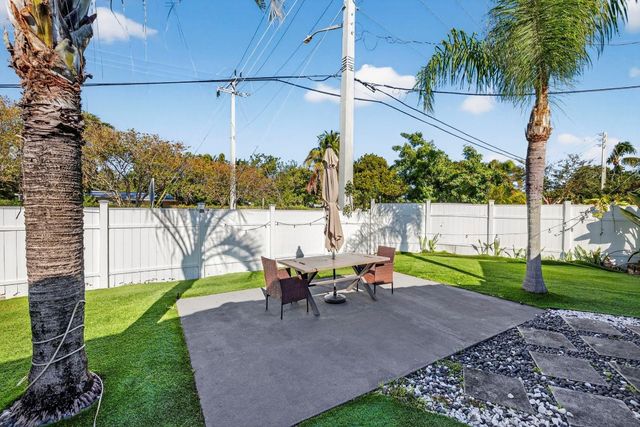 2601 NE 8th Court, Pompano Beach, FL 33062