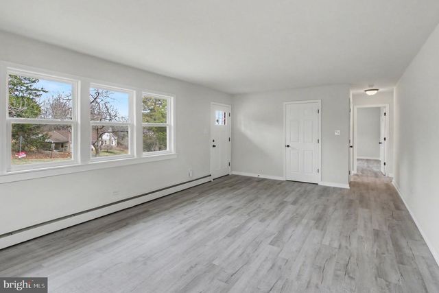 155 ZIEGLERVILLE RD, Schwenksville, PA 19473