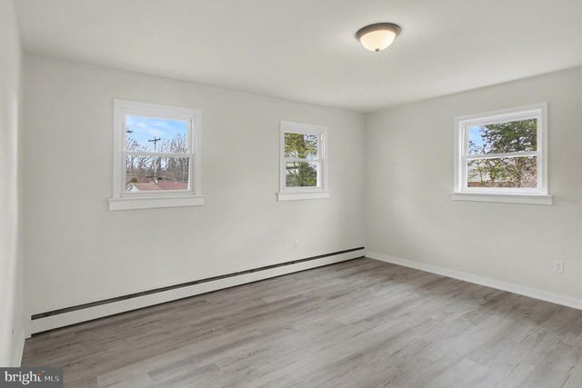 155 ZIEGLERVILLE RD, Schwenksville, PA 19473