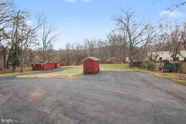 155 ZIEGLERVILLE RD, Schwenksville, PA 19473