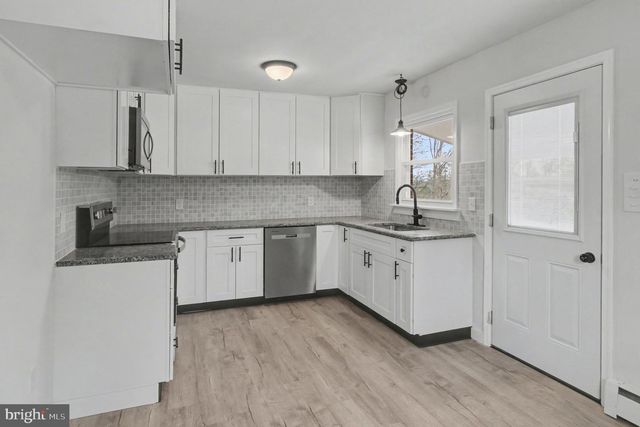 155 ZIEGLERVILLE RD, Schwenksville, PA 19473