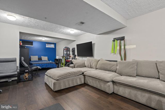 5010 FINSBURY RD, Baltimore, MD 21237