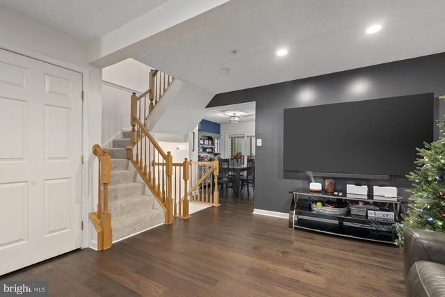 5010 FINSBURY RD, Baltimore, MD 21237