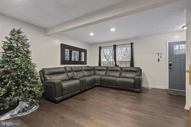 5010 FINSBURY RD, Baltimore, MD 21237