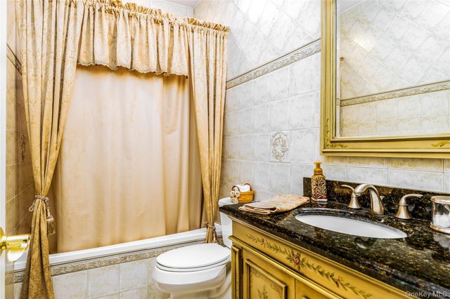 8611 165th Avenue, Howard Beach, NY 11414