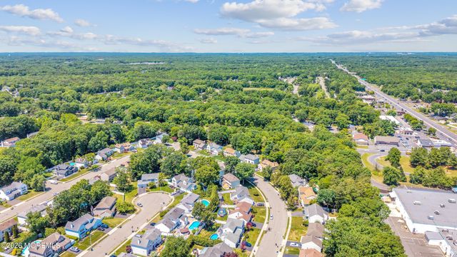 6 Winchester Drive, Howell, NJ 07731