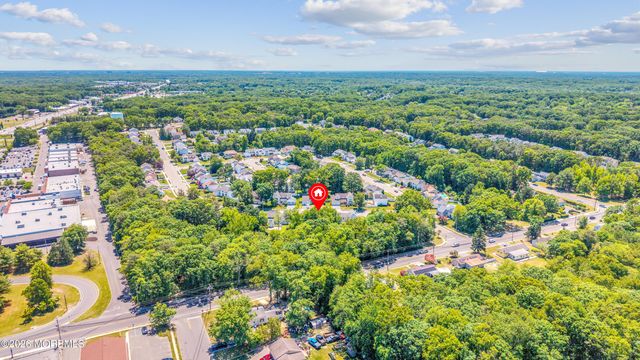 6 Winchester Drive, Howell, NJ 07731