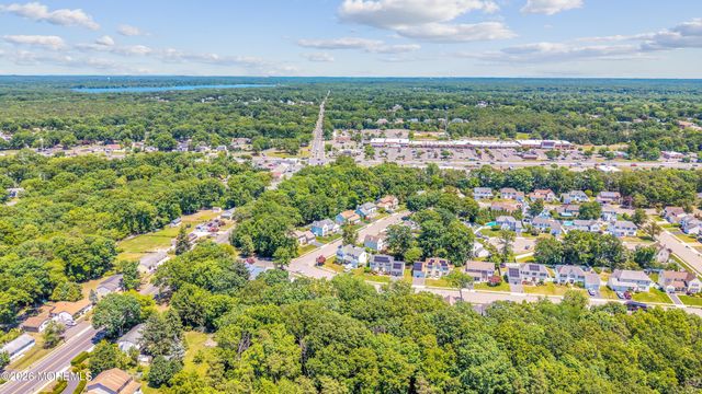 6 Winchester Drive, Howell, NJ 07731