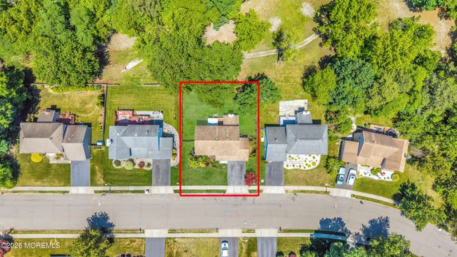 6 Winchester Drive, Howell, NJ 07731