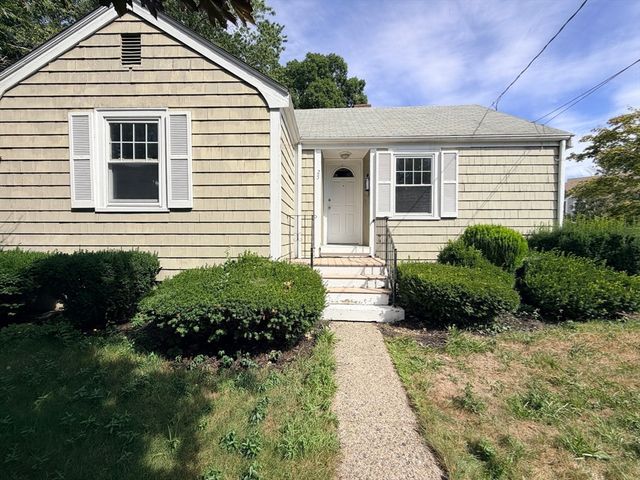 25 Brookside Rd, Braintree, MA 02184
