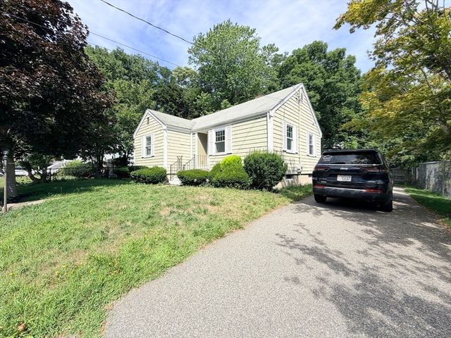 25 Brookside Rd, Braintree, MA 02184