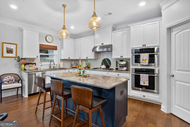 400 Silver Brook Drive, Woodstock, GA 30188