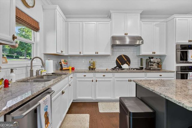 400 Silver Brook Drive, Woodstock, GA 30188