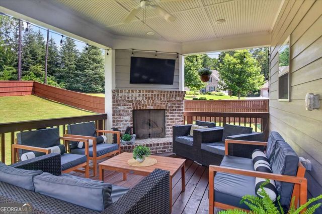 400 Silver Brook Drive, Woodstock, GA 30188