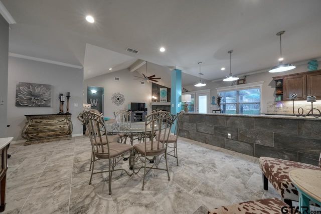 312 Kingdom Blvd, Lindale, TX 75771