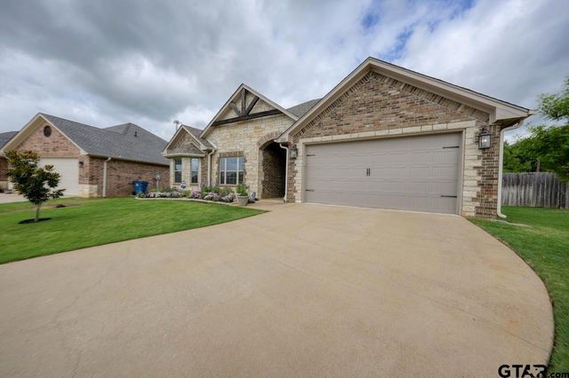 312 Kingdom Blvd, Lindale, TX 75771